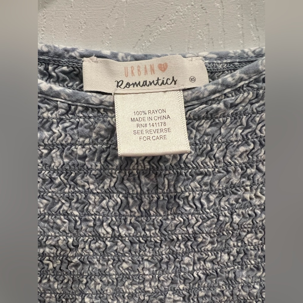 Patterned Baby Blue Top - Picture 3 of 3
